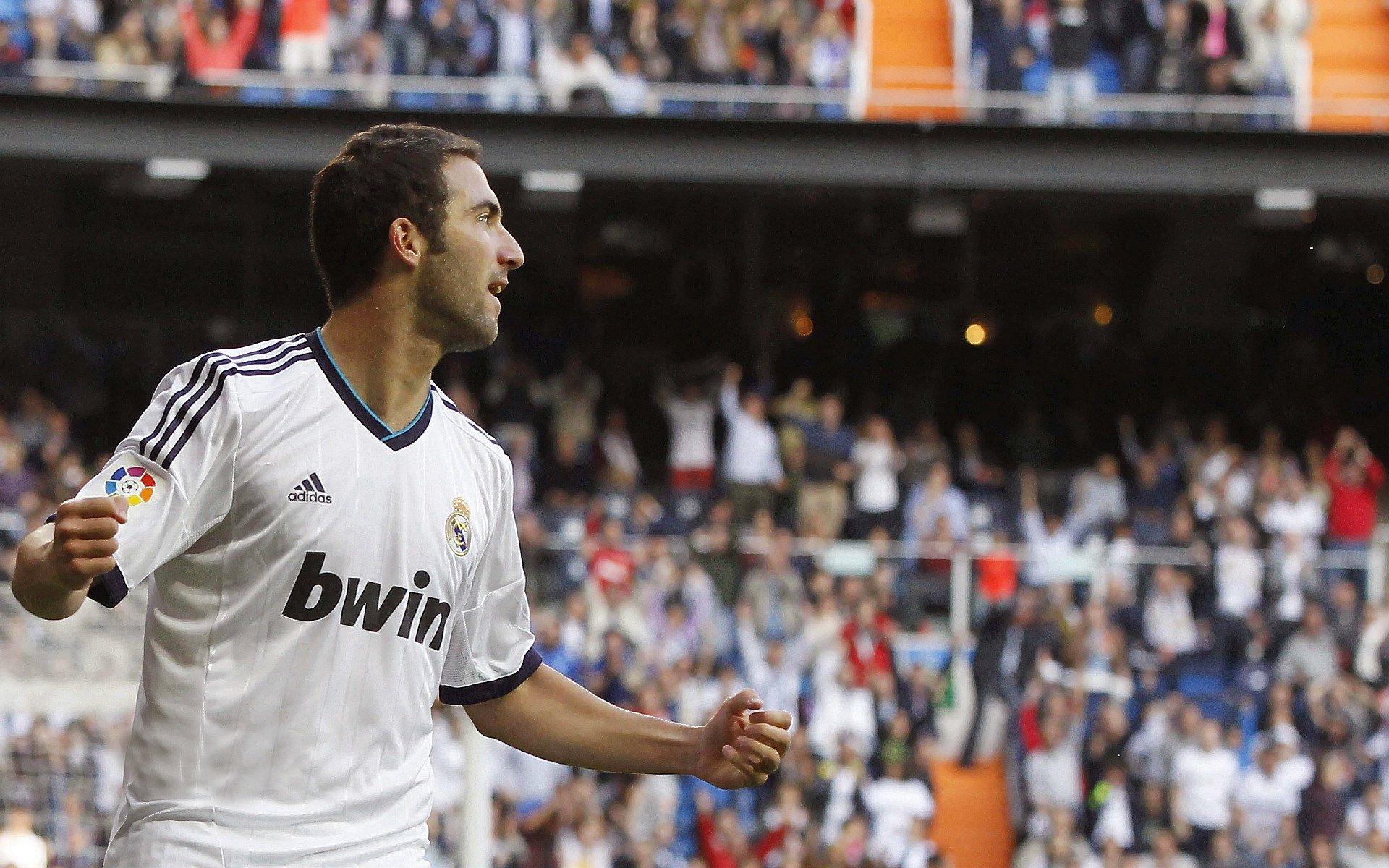 “帕布罗·马特拉的传球与进攻能力,打破美洲狮队防守和进攻的界限”